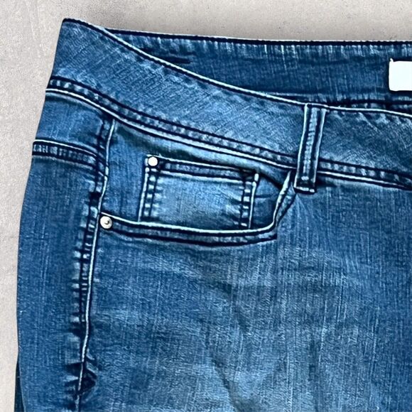 Angels Womens Jeans 18W Curvy Convertible Straight Leg Five Pocket Style Faded - Picture 4 of 15